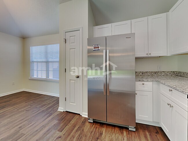Building Photo - 61 Carlisle Ln