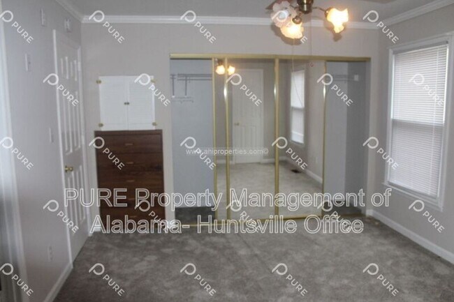 Building Photo - 2817 Wynterhall Rd SE