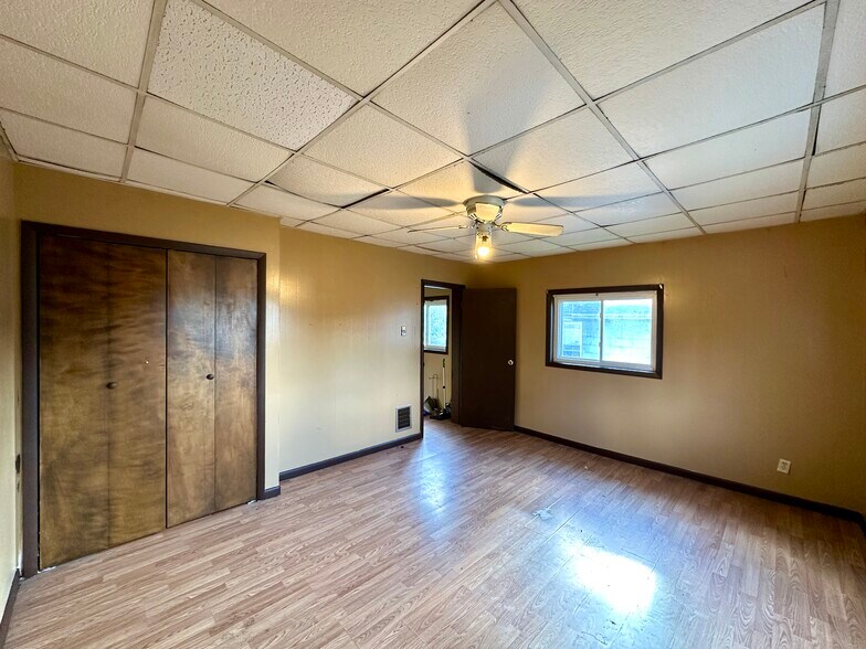 Building Photo - 105 W Terrace Ave