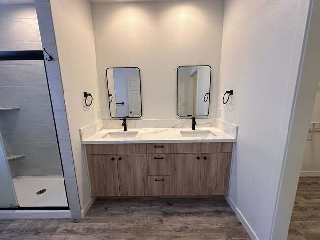 Building Photo - 20611 Independence Way