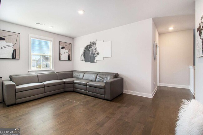 Building Photo - 603 Skye Ct