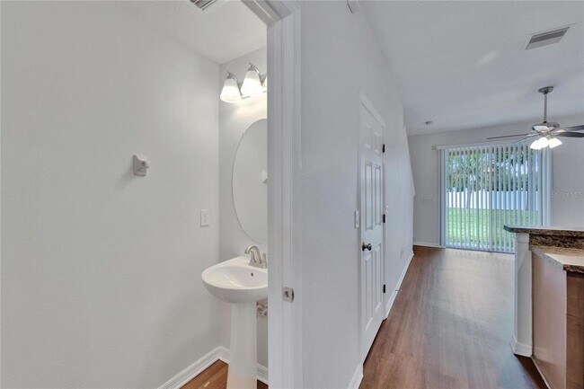 Building Photo - 8818 Red Beechwood Ct