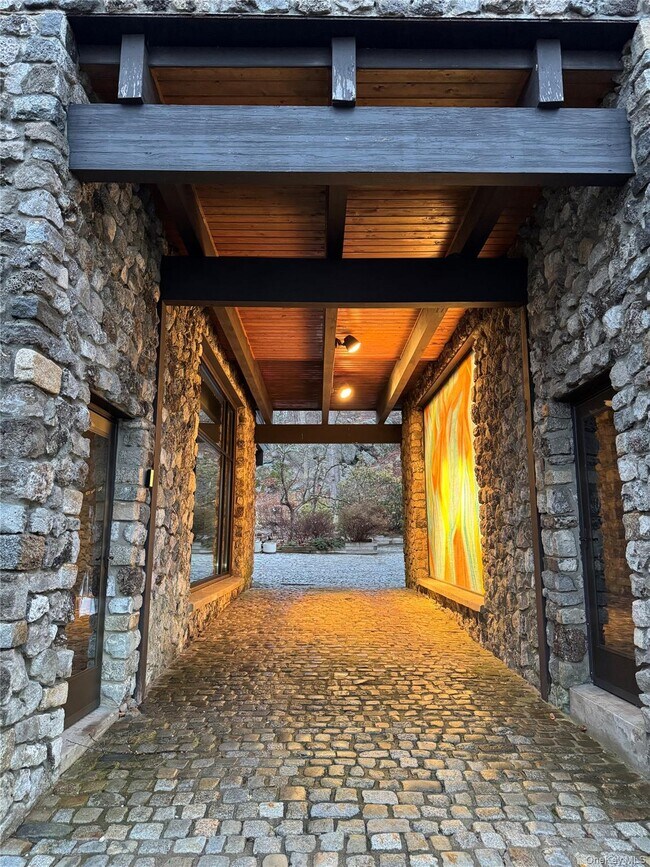 Building Photo - 53 Woods Rd