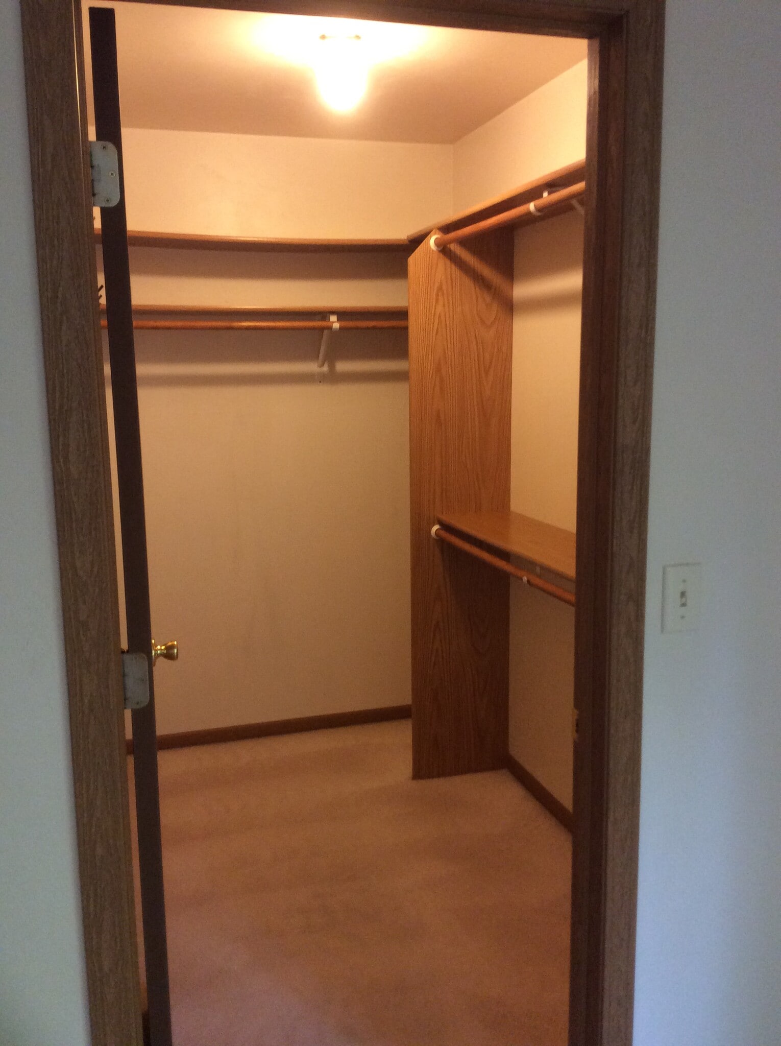 Building Photo - 288 Manette St