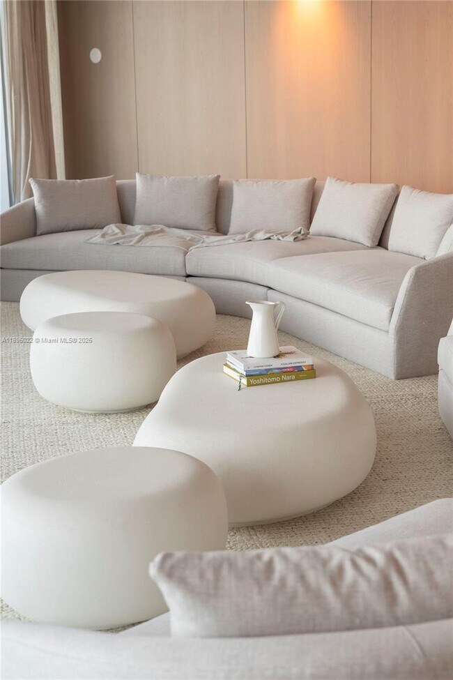 Building Photo - 5959 Collins Ave