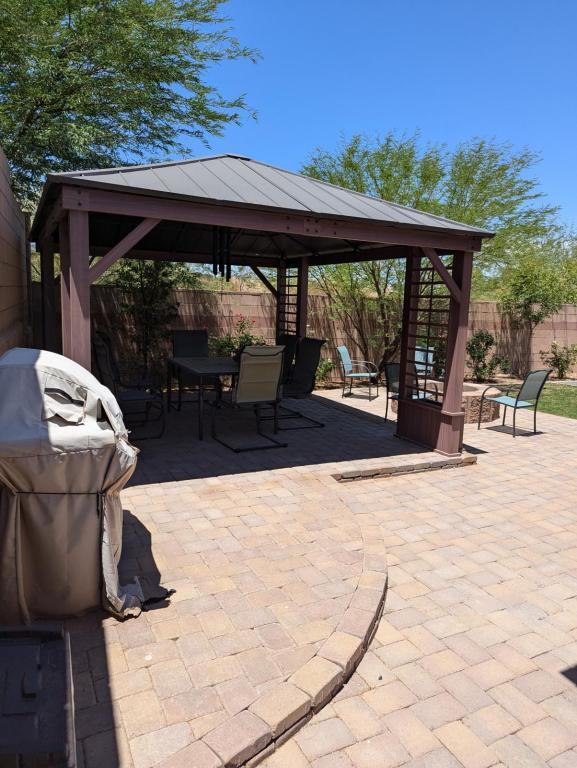 Building Photo - 10242 S Pantano Knolls Dr