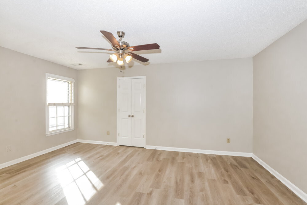 Building Photo - 951 Cully Rd