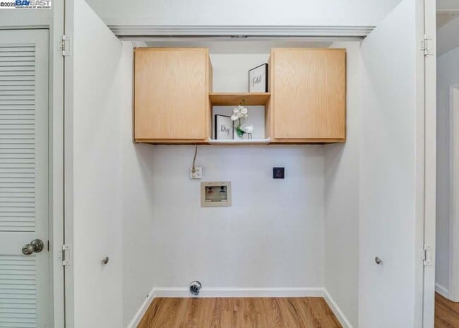 Building Photo - 653 Martinique Ct