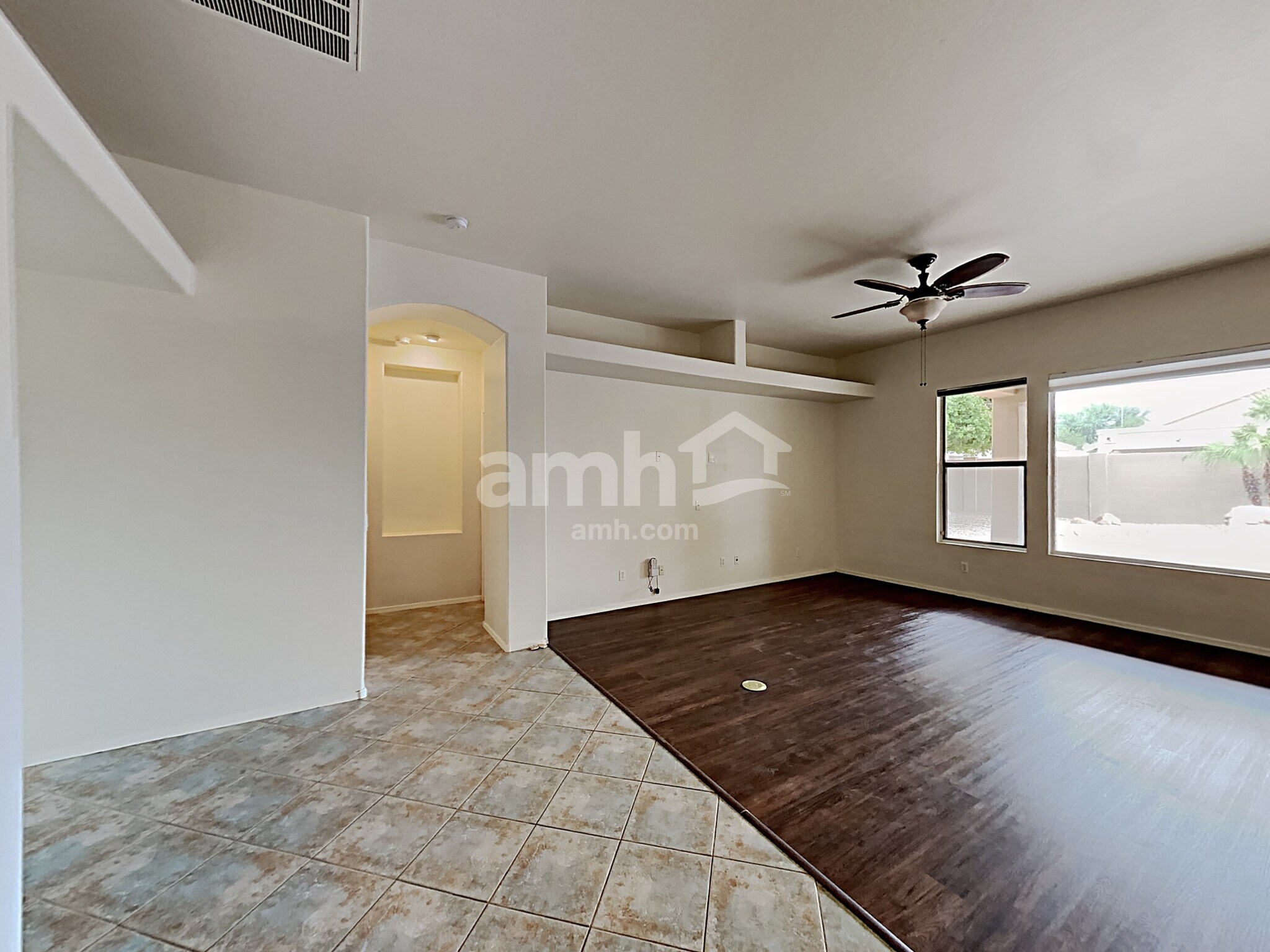 Building Photo - 8027 W Clara Ln