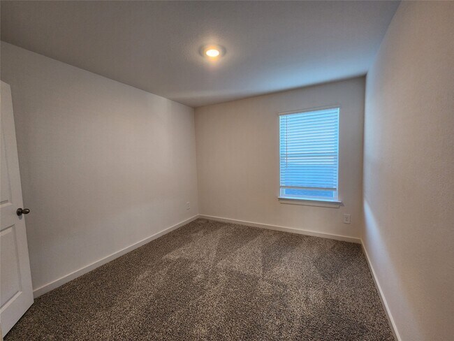 Building Photo - 30622 Wicklow Gdns Dr