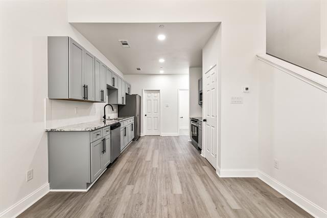 Building Photo - 3242 Wexford Dr