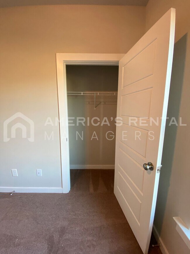 Building Photo - Home for Rent in Weaver AL... Coming Soon!