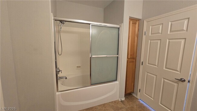 Building Photo - 3975 N Hualapai Way