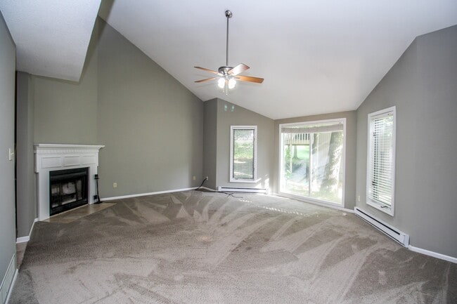 Building Photo - Beautiful Single Family Home located in South Columbia