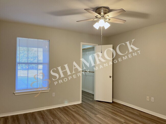 Building Photo - Cougar Ridge III Duplex