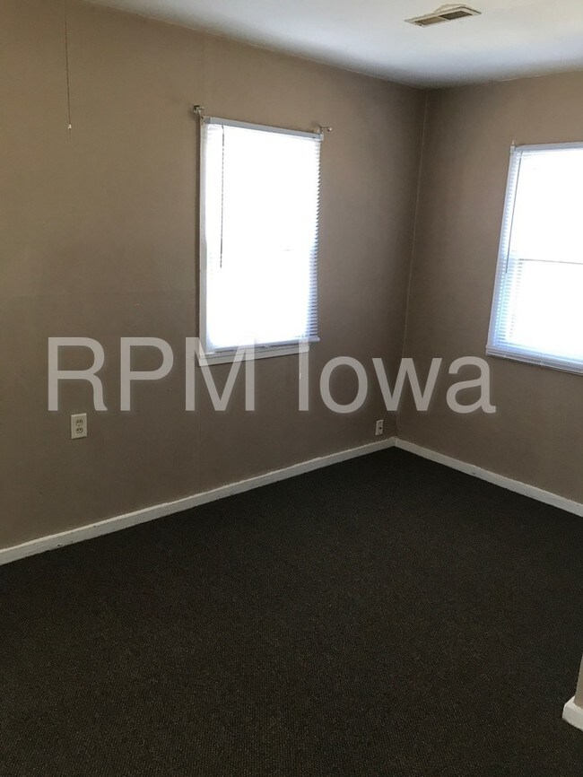 Building Photo - 4920 NW 51st St