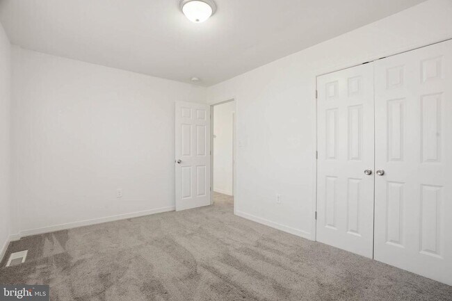 Building Photo - 9518 Blanchard Dr