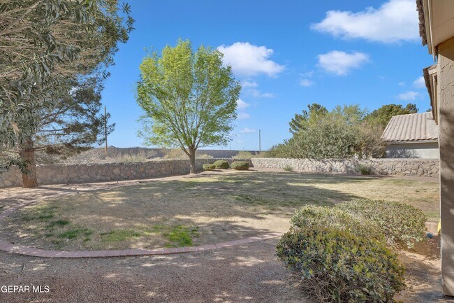 Building Photo - 232 Ave Mirador