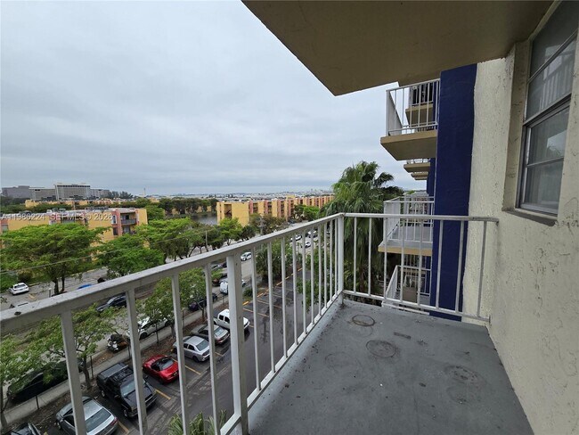 Building Photo - 801 NW 47th Ave