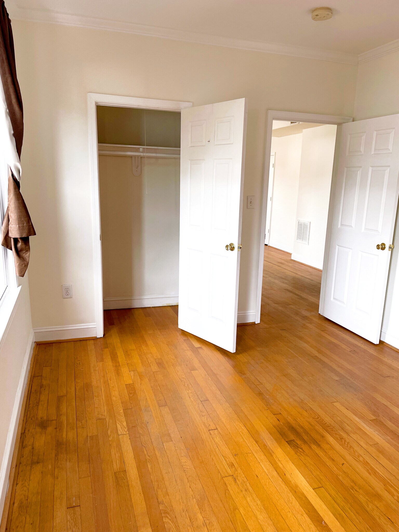Main bedroom - 803 7th St NE