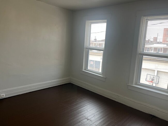 Building Photo - 3 Bedroom, 1 Bath Home in Lancaster *accep...