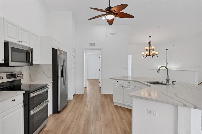 Building Photo - 7269 Fountain Palm Cir