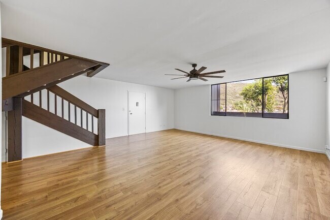 Building Photo - 370 Kawaihae St