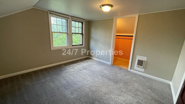 Building Photo - Rustic and Updated 3BD | 1.5 BA  Farmhouse with Large Shop!