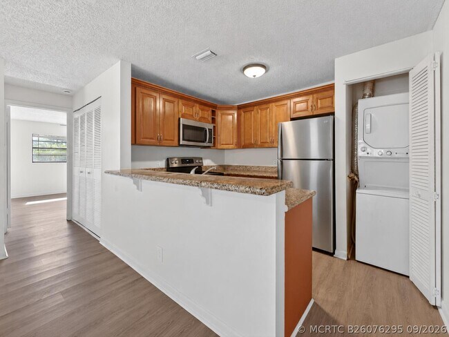 Building Photo - 9401 NW 49th Pl