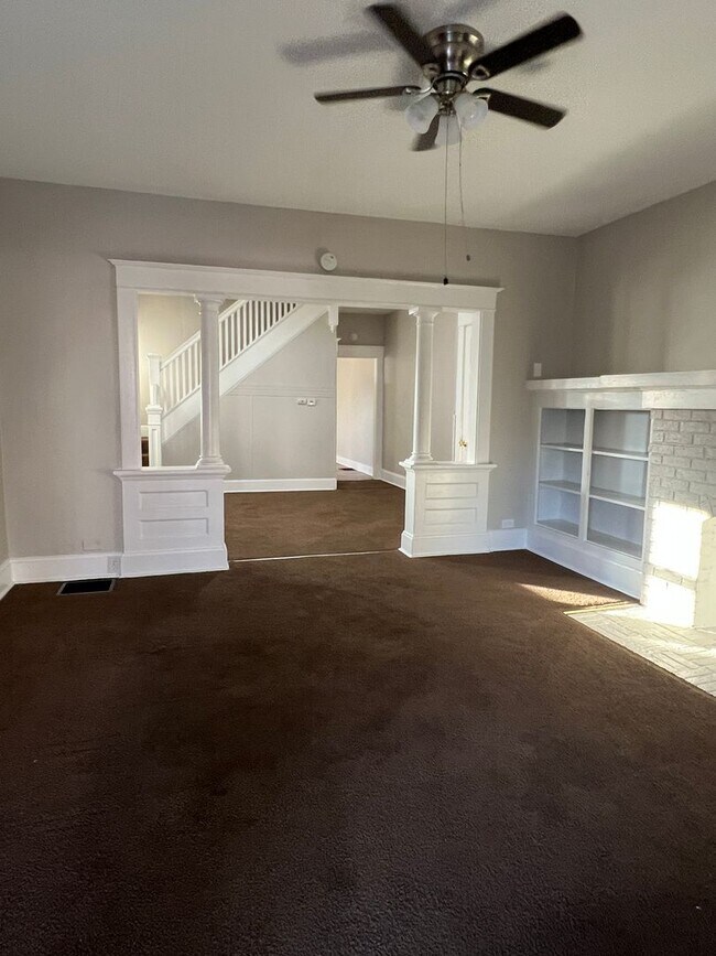 Building Photo - 400 N Grant Ave