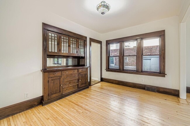 Building Photo - 1683 Minnehaha Ave E