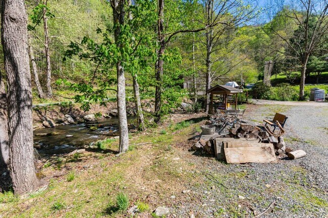 Building Photo - 9228 Big Laurel Rd