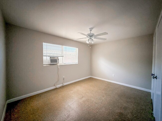 Building Photo - 3455 Hi St