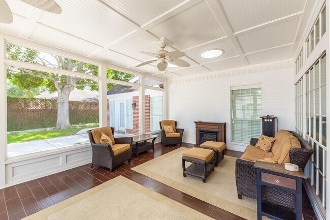 Building Photo - 4915 Keneshaw St