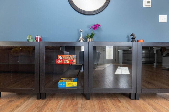 Building Photo - 806 Colorado Ave