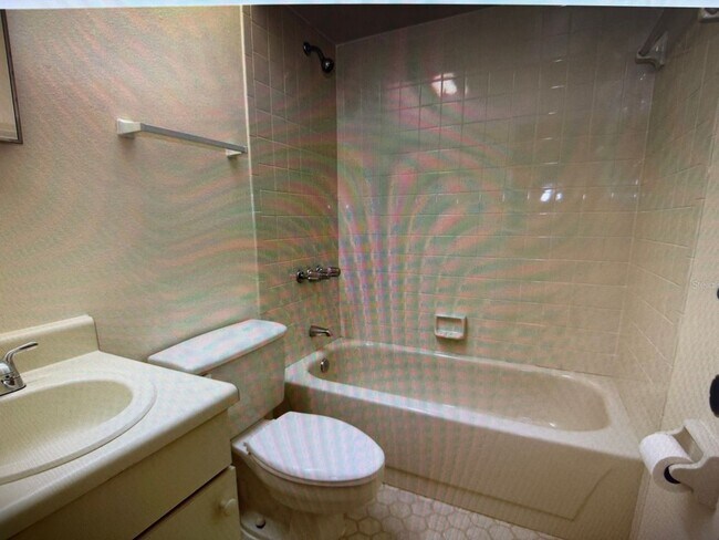 Building Photo - 55+ Gem minutes to Bradenton Beach