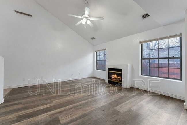 Building Photo - 2433 S Seclusion Ln
