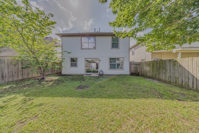 Building Photo - 7243 River Pines Dr