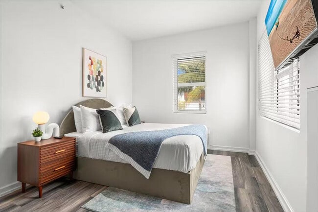 Building Photo - 1701 Alton Rd