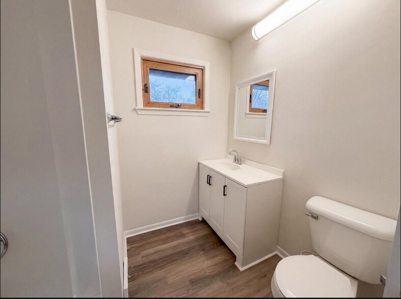 Building Photo - 8615 Virginia Cir N