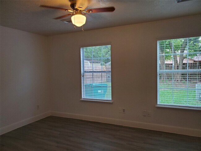 Building Photo - 5319 Cherie Crest Ct