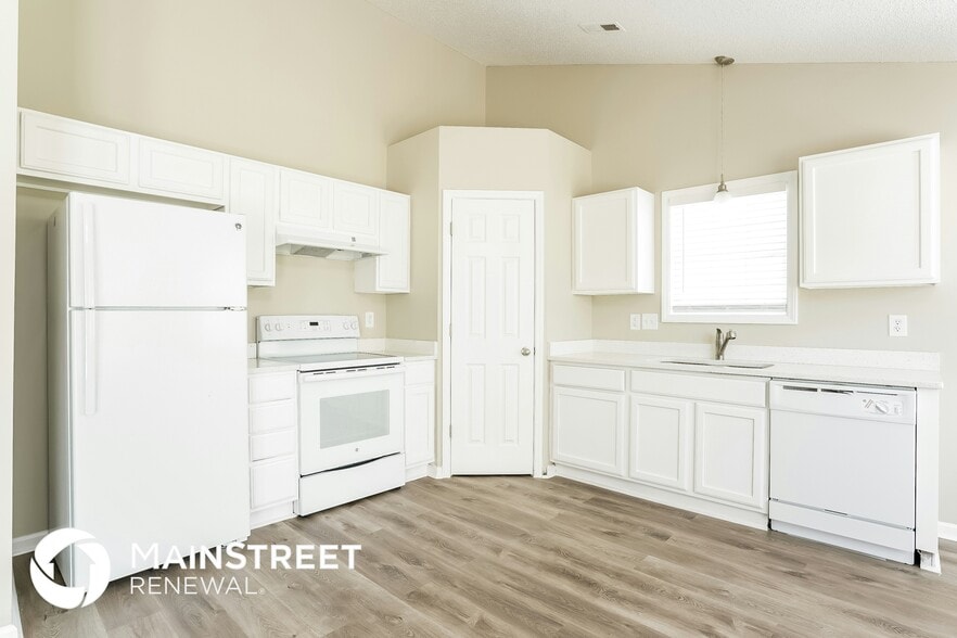 Building Photo - 2 Kilburn Ln