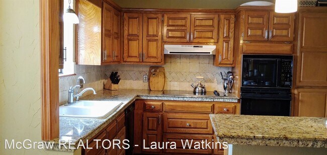 Building Photo - 4 br, 3 bath House - 8826 E. 91st Place