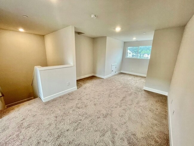 Building Photo - 17054 SW Lemongrass Ln