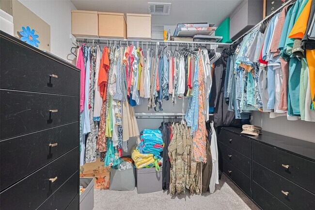 Building Photo - 2712 Golden Palms Ln