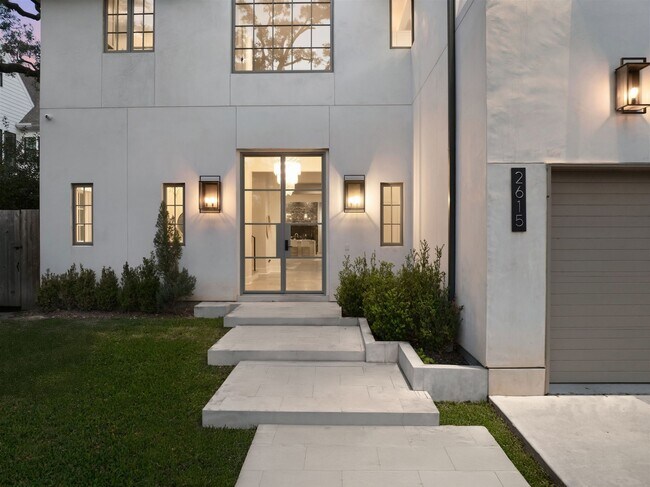 Building Photo - 2615 Yupon St