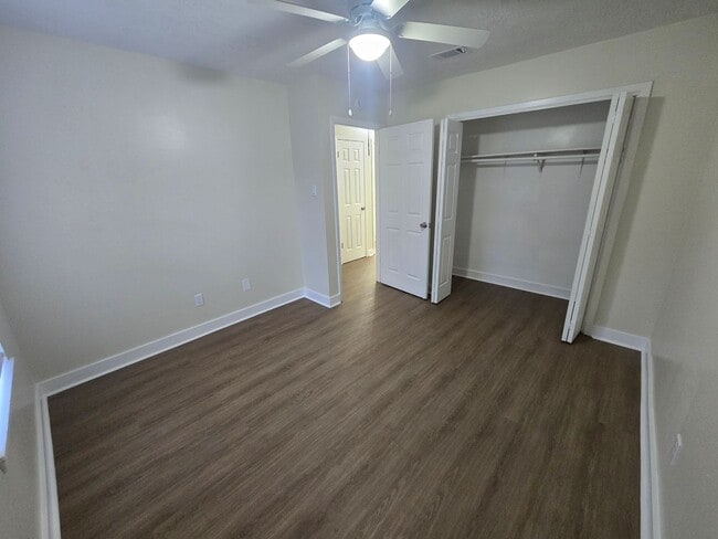 Building Photo - Remodeled 2 Bed 1 Bath Duplex for Lease!!
