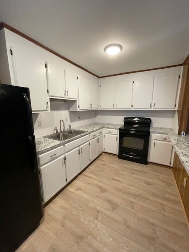Building Photo - Must see this Adorable 1 bedroom 1 bath apartment . Located in Dallas