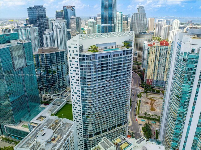 Primary Photo - 1300 Brickell Bay Dr
