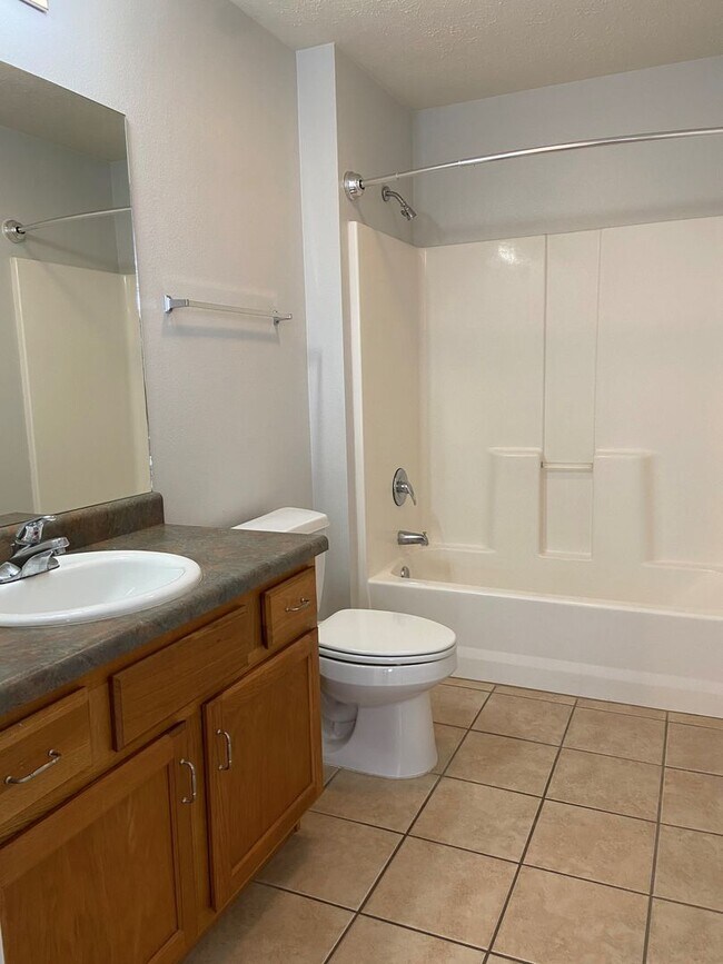 Building Photo - 158 Humanity Ln